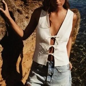 Zara White Tie-Front Vest – Sleeveless Minimalist Top